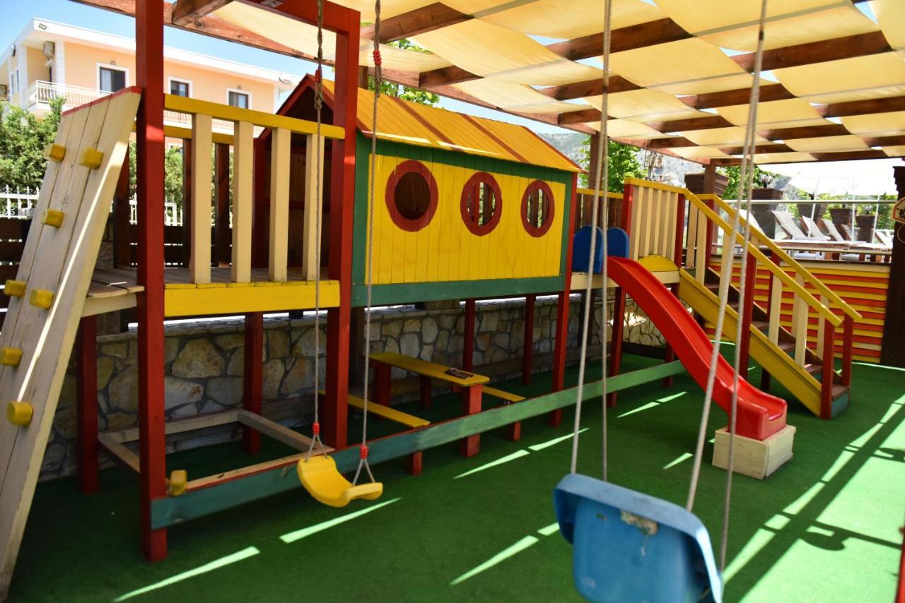 Hotel Kriti Max , Shengjin Shëngjin エクステリア 写真
