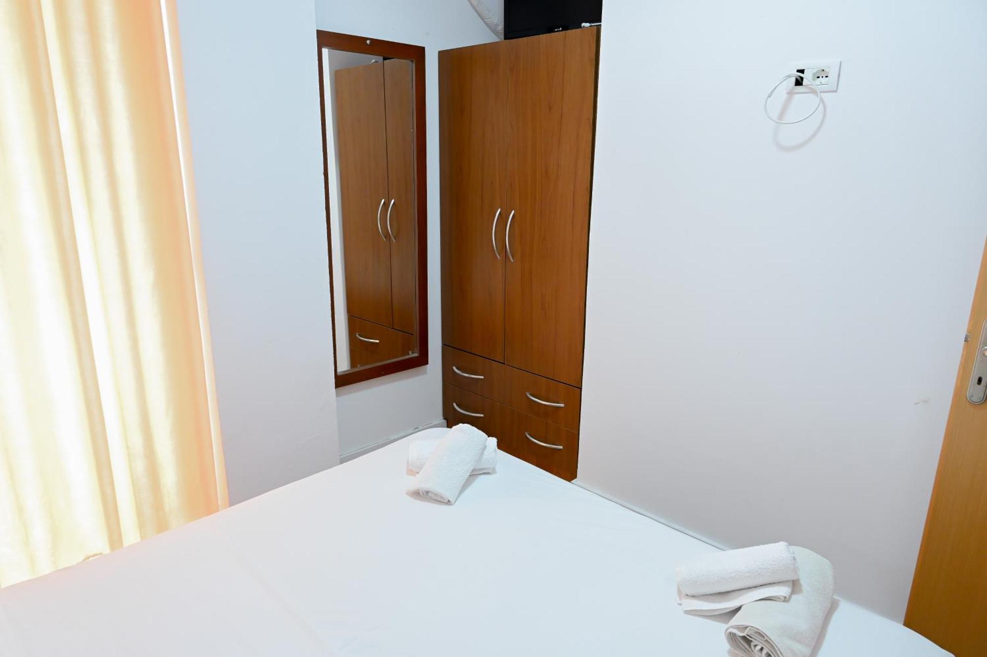 Hotel Kriti Max , Shengjin Shëngjin エクステリア 写真